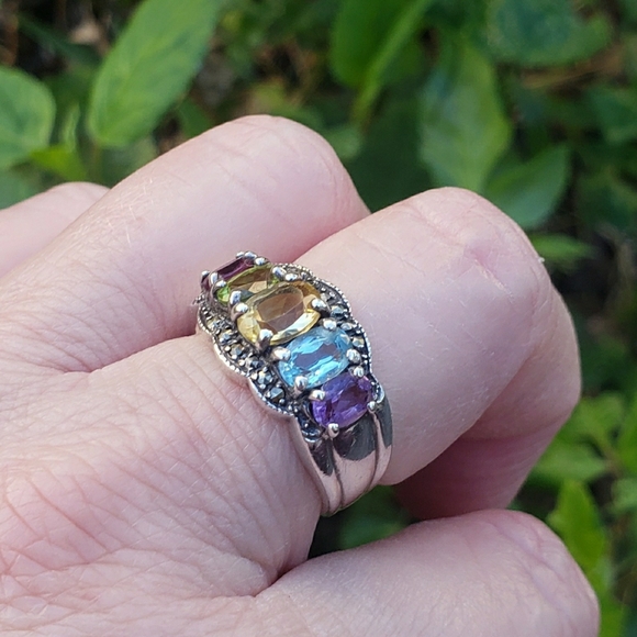 Oval Gemstone & Marcasite Ring - Picture 12 of 12